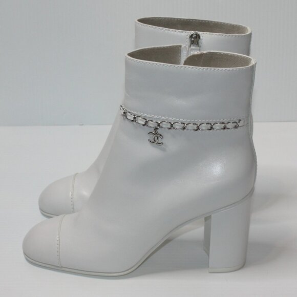 Chanel Crumpled Calfskin Cap Toe White Boots with Chain EU 40 .5 / US 10.5 NEW - Picture 1 of 8